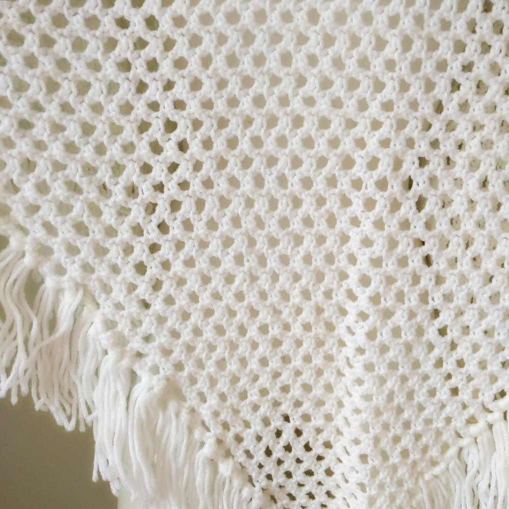 Vtg White Crochet Handknit Sweater Shawl Scarf - Picture 3 of 3